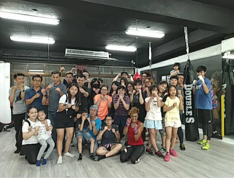 這是一張拳擊的照片,拳擊可以鍛鍊體能、耐力,並提高反應力。想要學習拳擊嗎?快到PRO360尋找專業拳擊教練吧!